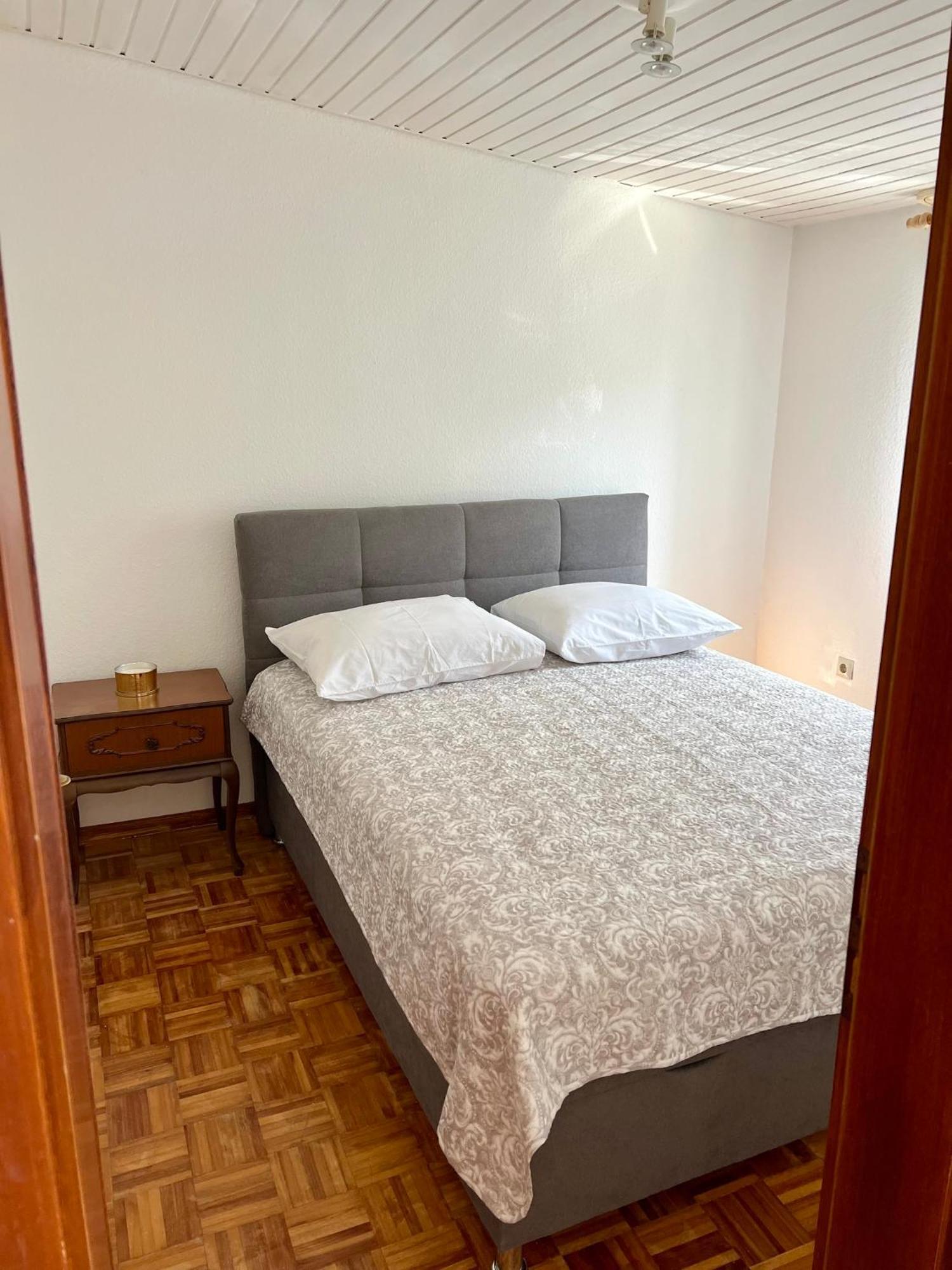 Apartment Jole Razanj Luaran gambar