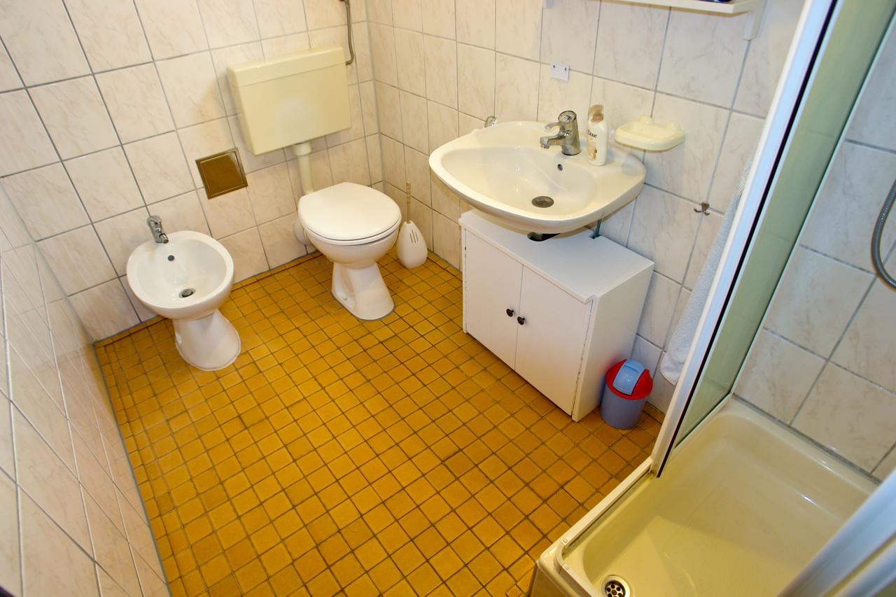 Apartment Jole Razanj Luaran gambar
